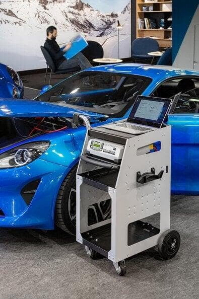 GYS GYSFLASH battery support unit at a vehicle